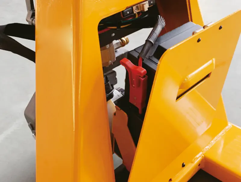 Porta-paletes elétrico EPV15 com capacidade de 1500 kg