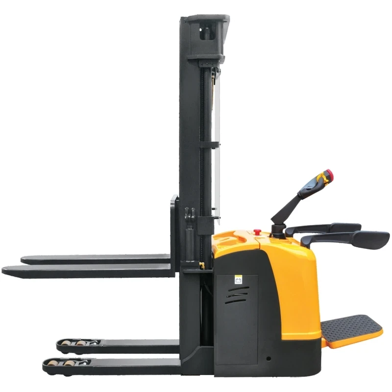 Empilhador elétrico com operador transportado e elevação inicial (EVV15-IP) 1500 kg 2500-5600 mm